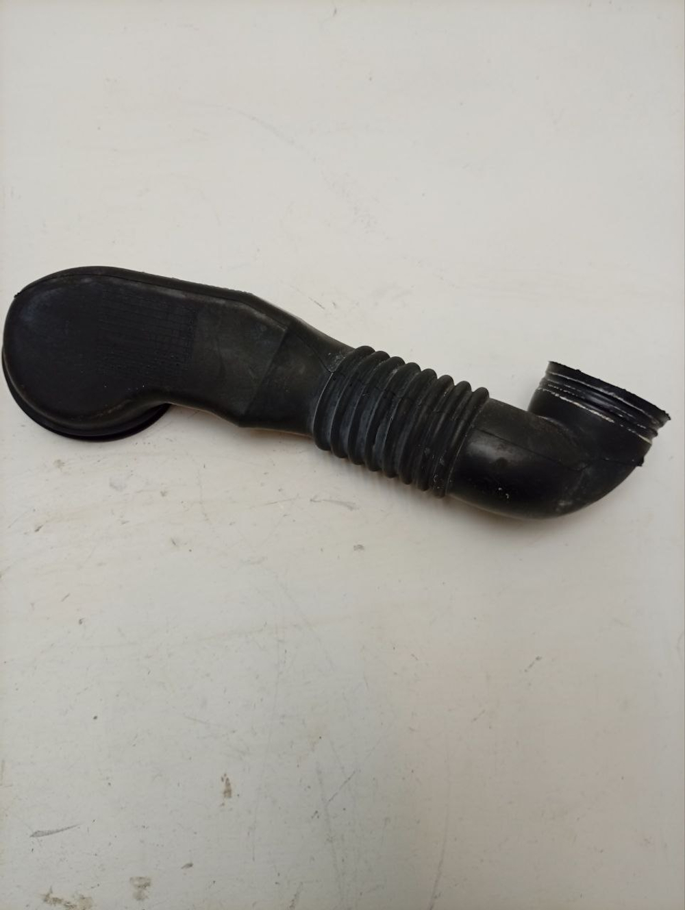 S1WTF3002A кт14 Заливной патрубок для стиральной машины Bosch Siemens 267532 б/у