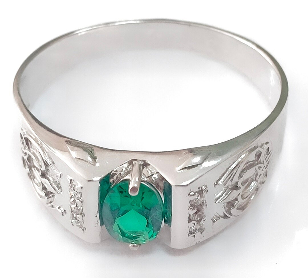 Ювелирное кольцо из серебра с нанокристалом