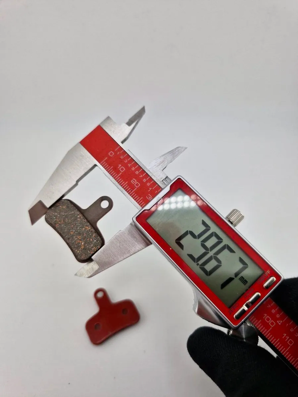 - Колодки тормозные TP-011H для самоката и велосипеда