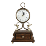 Часы с вензелями