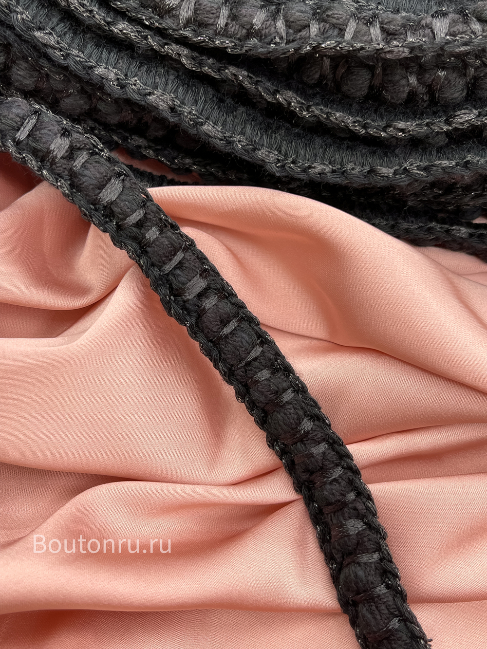 Тесьма плетеная черная