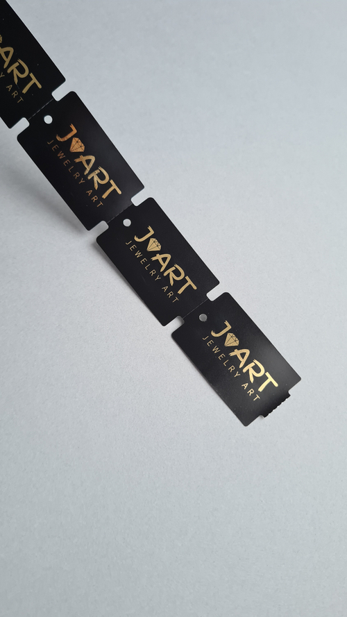 Печать золотым на черных бирках