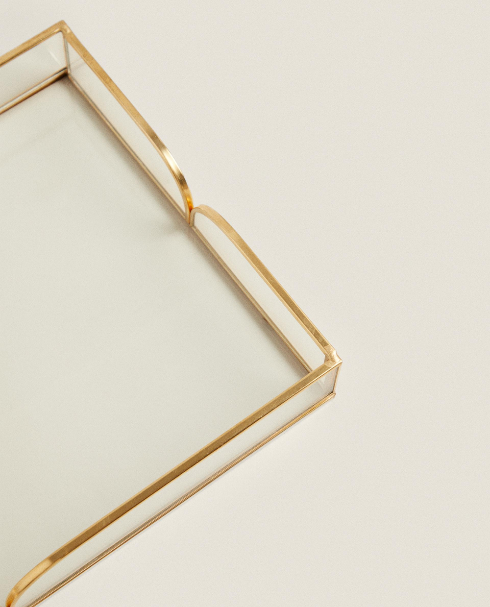 Zara Home Поднос из стекла, цвет золотой, 28 см