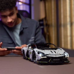 LEGO Technic - Суперкар Lamborghini Revuelto 42214