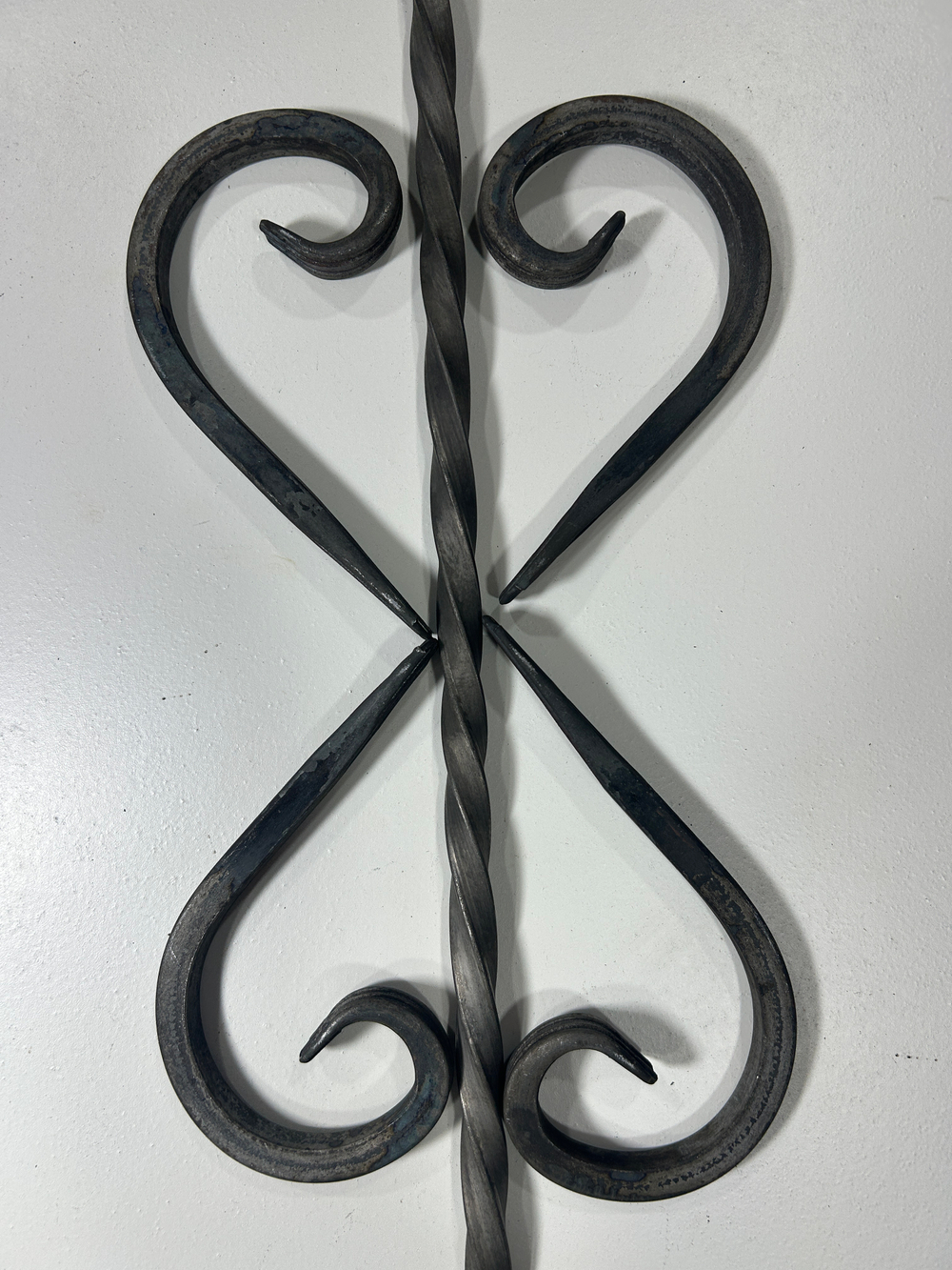 Кованый элемент "запятая"160х90 квадрат полнотелый 10х10мм