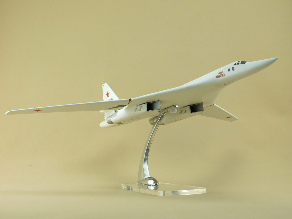 Модель самолета Ту-160М (М1:100, 06,RF-94105, Илья Муромец)