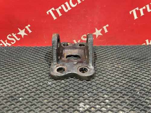 Кронштейн рессоры передней