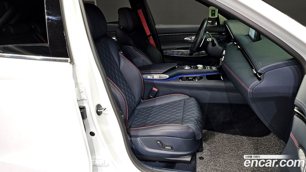 Genesis GV70 2.5T Бензин AWD (03.2022)