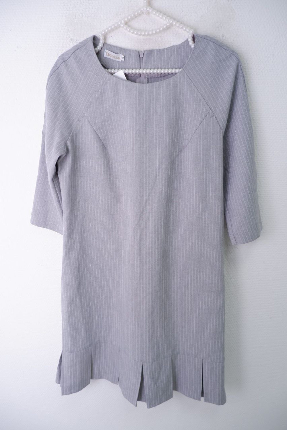 Платье Deniza светло-серое в полоску 44 размер