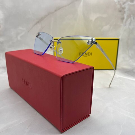 Солнцезащитные очки Fendi