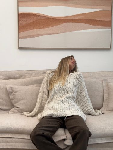 Бежевый хлопковый оверсайз свитер с косами