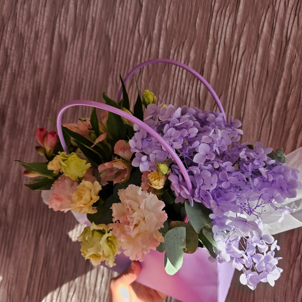 Композиция со стабилизированной гортензией "Счастье быть с тобой"