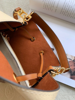 Louis Vuitton NeoNoe MM