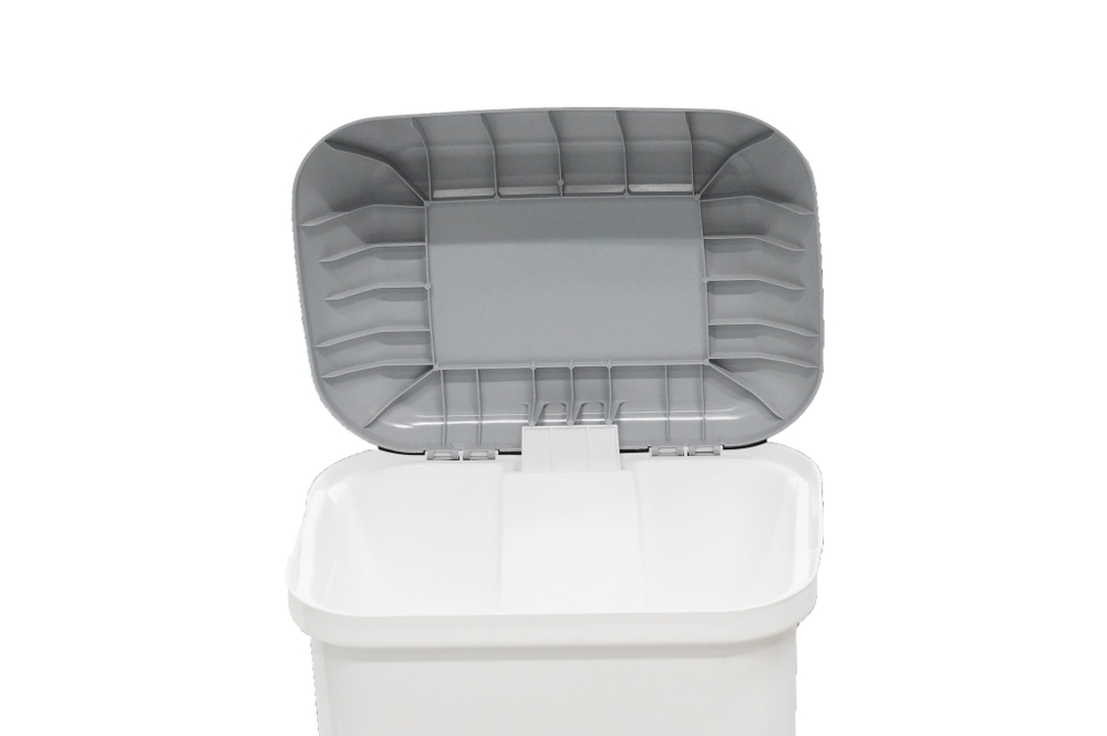 КОНТЕЙНЕР ДЛЯ МУСОРА С ПЕДАЛЬЮ  STEP 15 Л БЕЛЫЙ