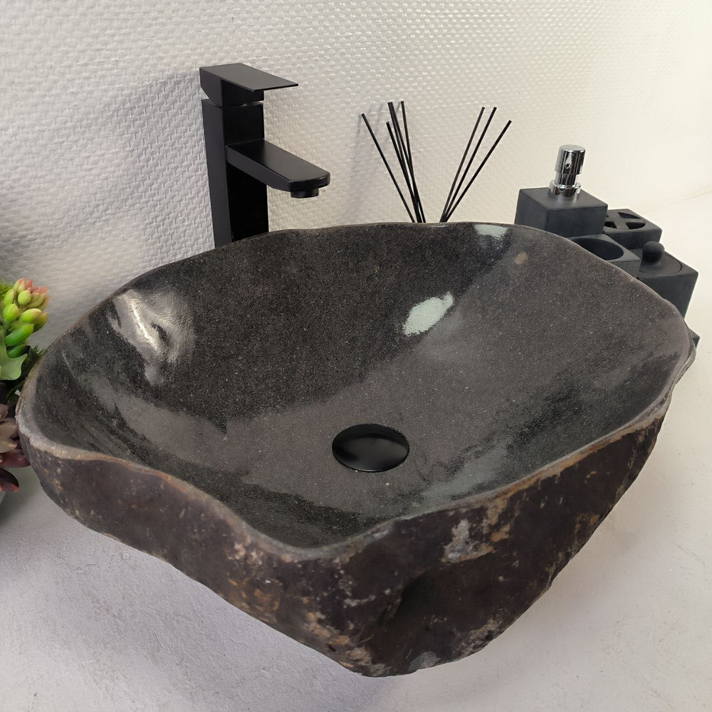 Раковина из речного камня RS-65059 52*41*15 0862