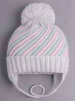 Шапка для девочки на завязках на осень