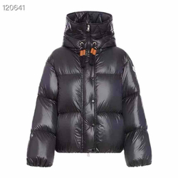 Пуховик Moncler