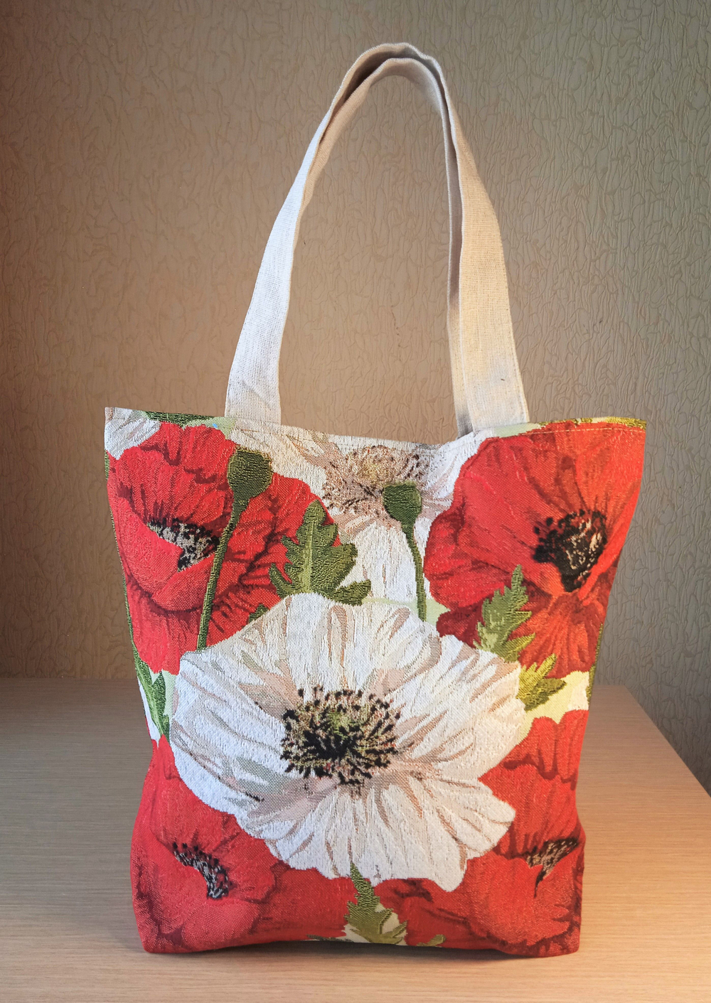 Гобеленовая сумка Красные и белые маки (39х39х12)