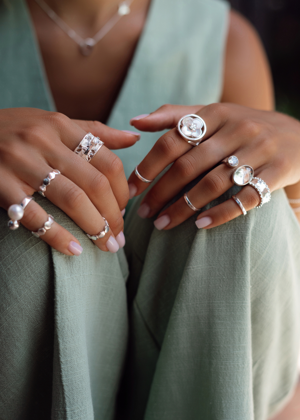 Кольцо «Дуо» с овальным горным хрусталем и белым топазом