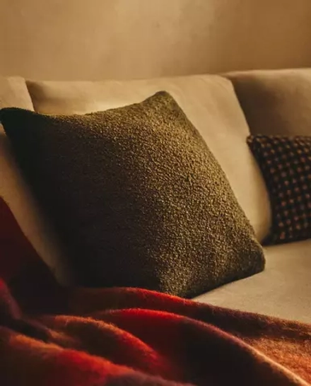 ZARA HOME ЧЕХОЛ НА ПОДУШКУ ИЗ ТКАНИ БУКЛЕ, ХАКИ
