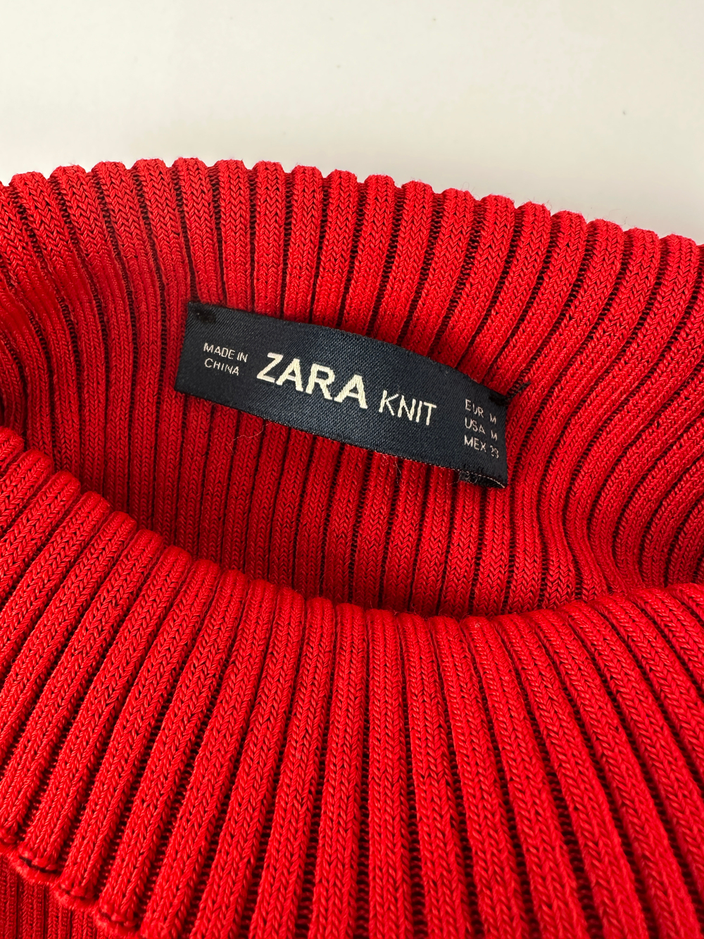 Водолазка Zara