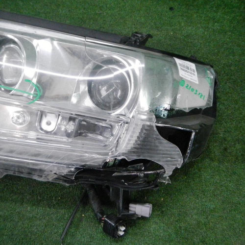 Битая Фара левая Toyota Land Cruiser 200 (2015-2021) LED