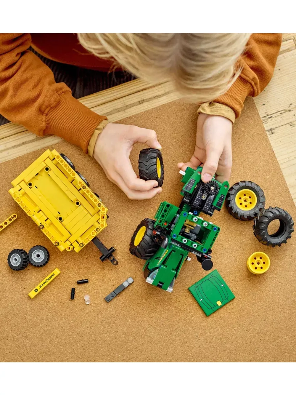 Лего Техник 42136 John Deere 9620R 4WD Tractor Technic