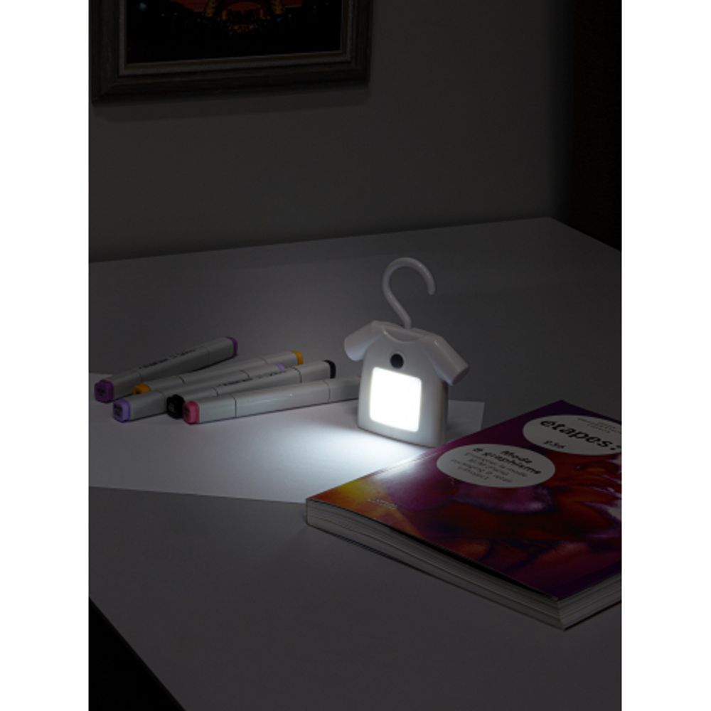 Ночник - светильник светодиодный ЭРА NLED-485-1W-SW-W на батарейках с выключателем белый