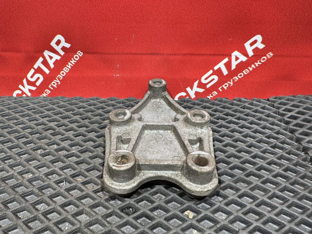 Кронштейн корпуса подножек 2022г.