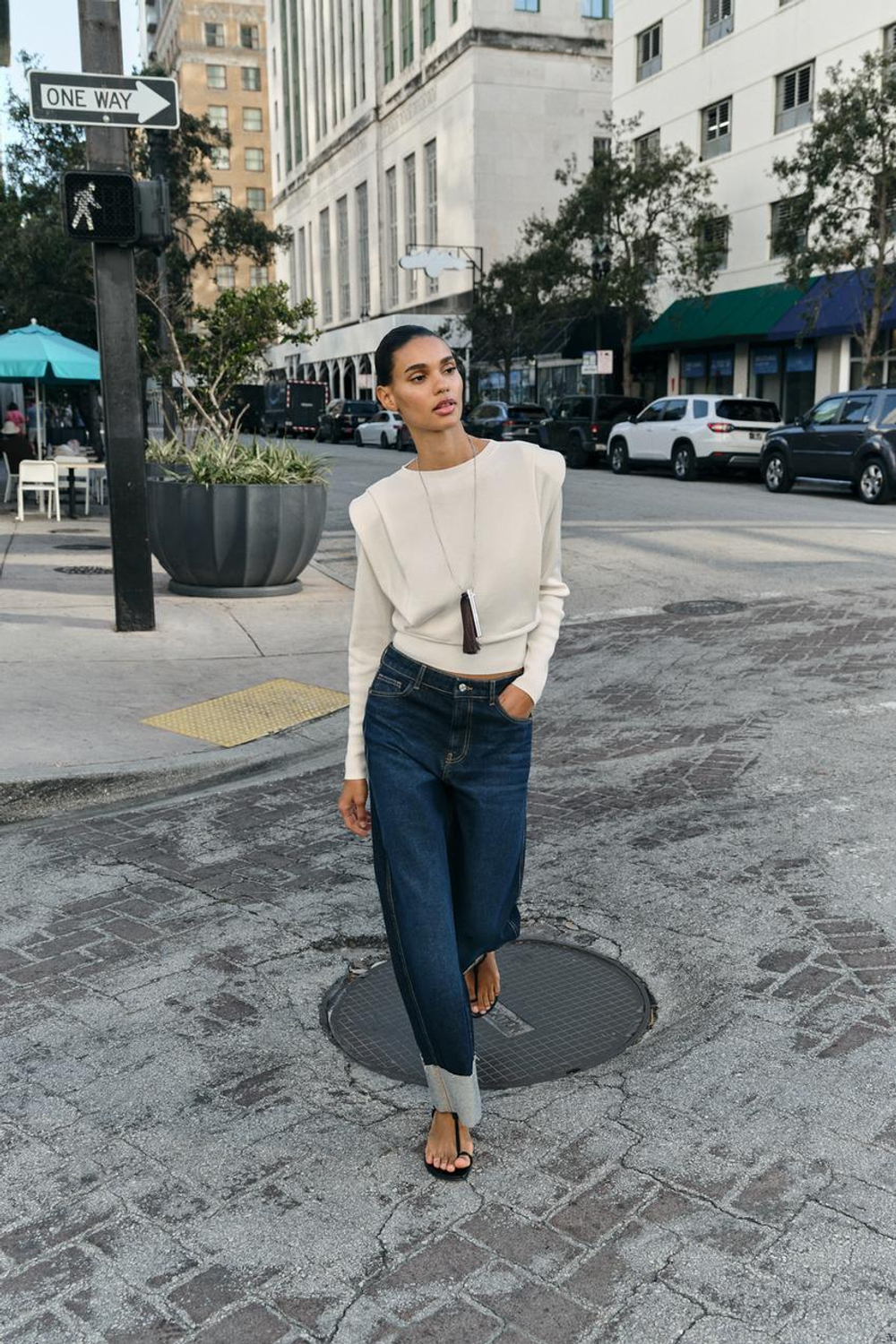 ZARA ВЯЗАНЫЙ СВИТЕР С ПОДПЛЕЧНИКАМИ, ЭКРЮ