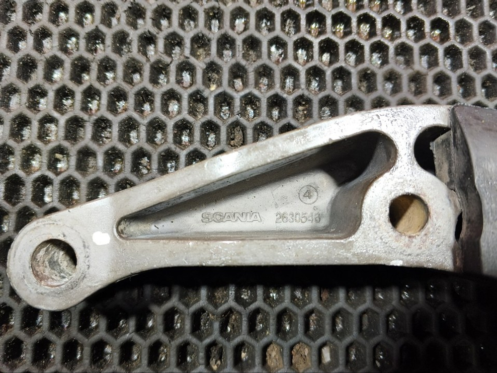 Кронштейн интеркулера левый 2019 г.