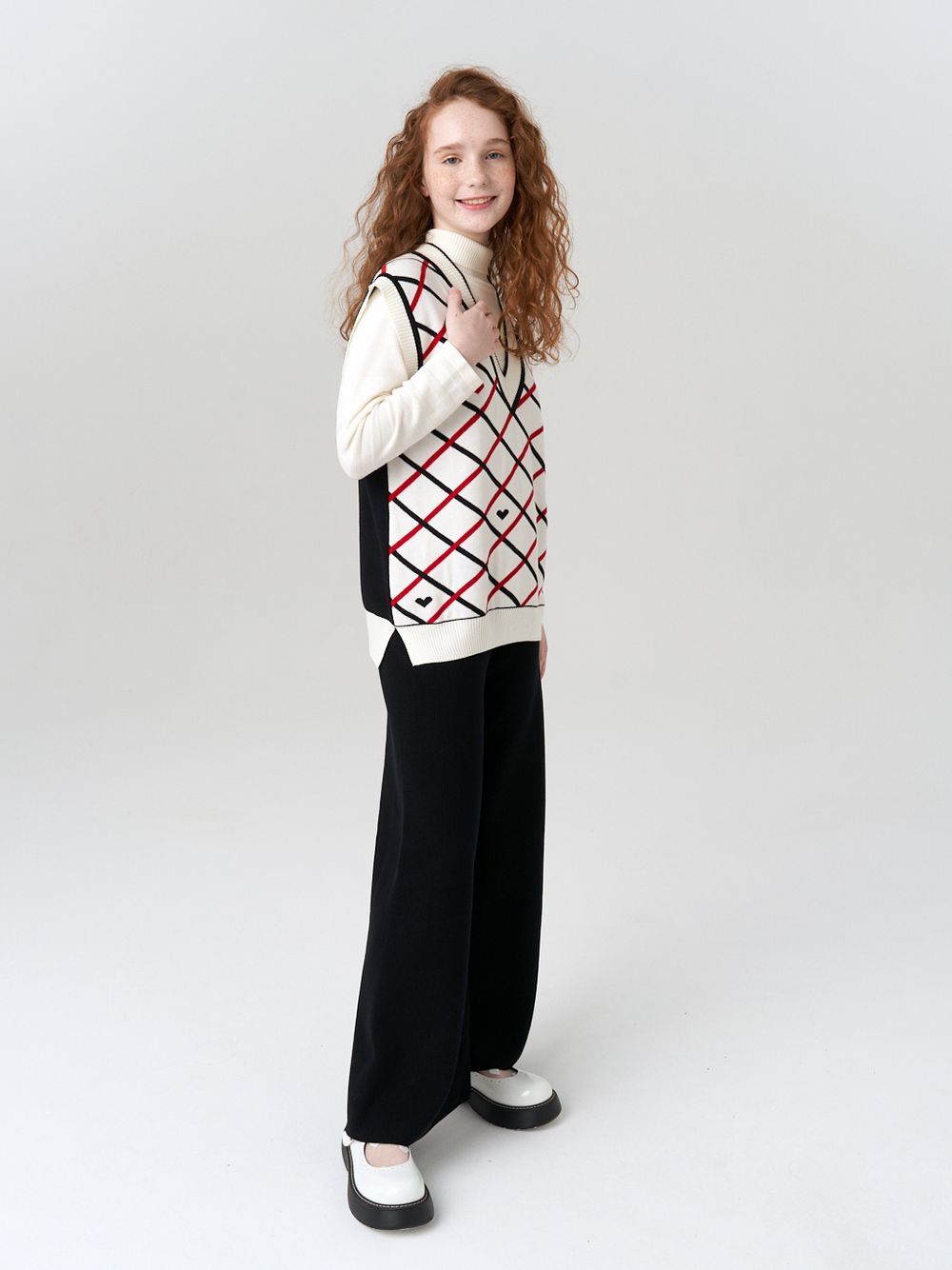 Жилетка в школу для девочки AT1011 черный-молочный