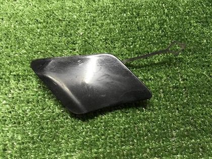 Заглушка буксир. крюка Mercedes C W204 (11-15) AMG