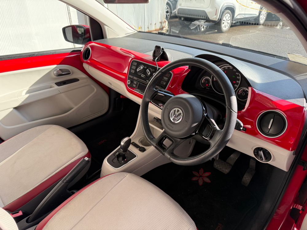 Volkswagen up!, 2013