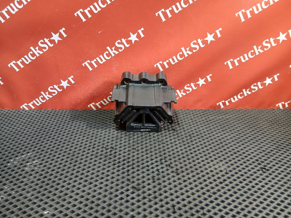 Подушка двигателя