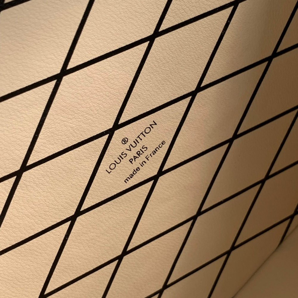 Louis Vuitton Petite Malle