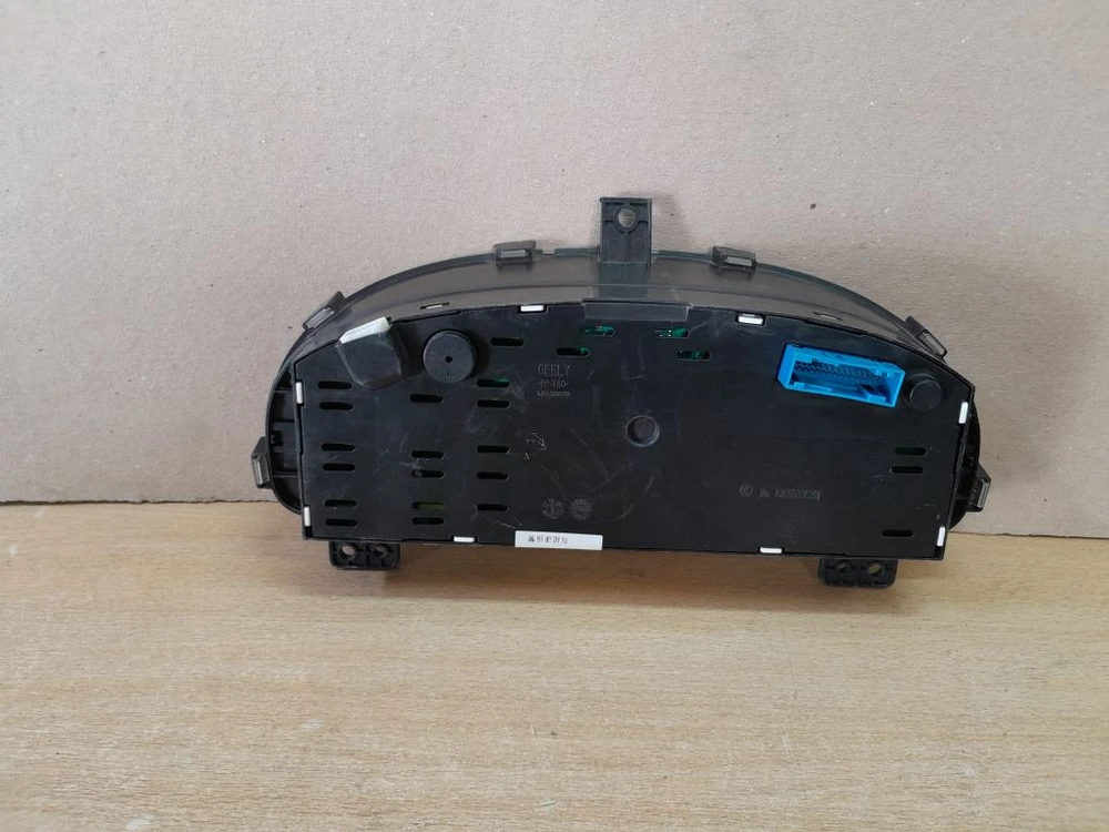 ПАНЕЛЬ ПРИБОРОВ GL EMGRAND 1067002586 (ОРИГИНАЛ), шт б/у