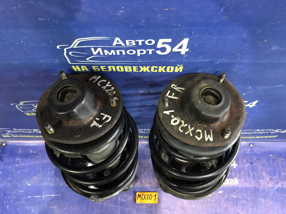 Стойка передняя правая TOYOTA PRONARD 2000