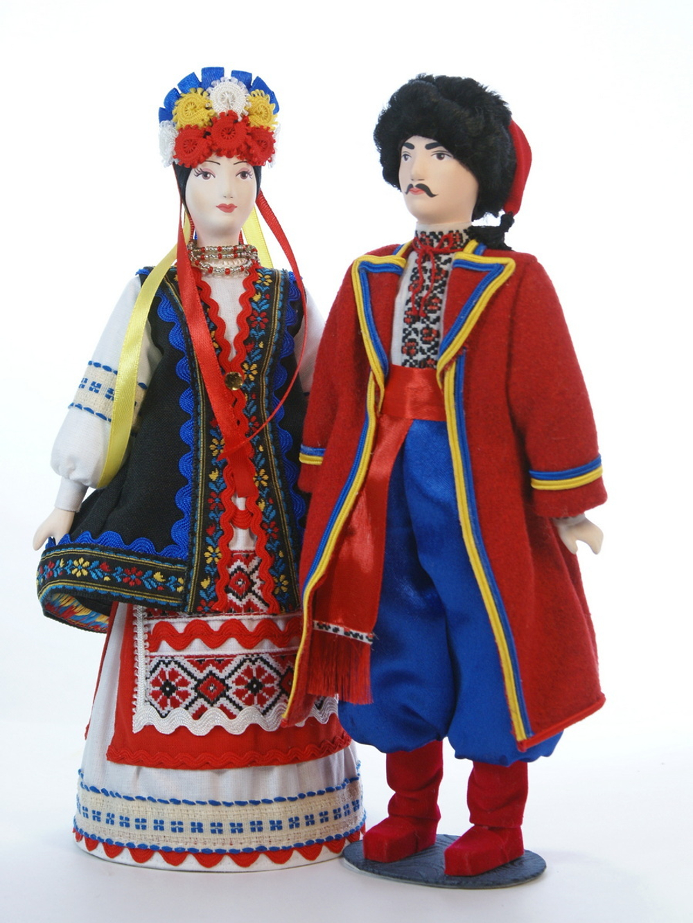 Кукла коллекционная в Украинском девичьем праздничном костюме.