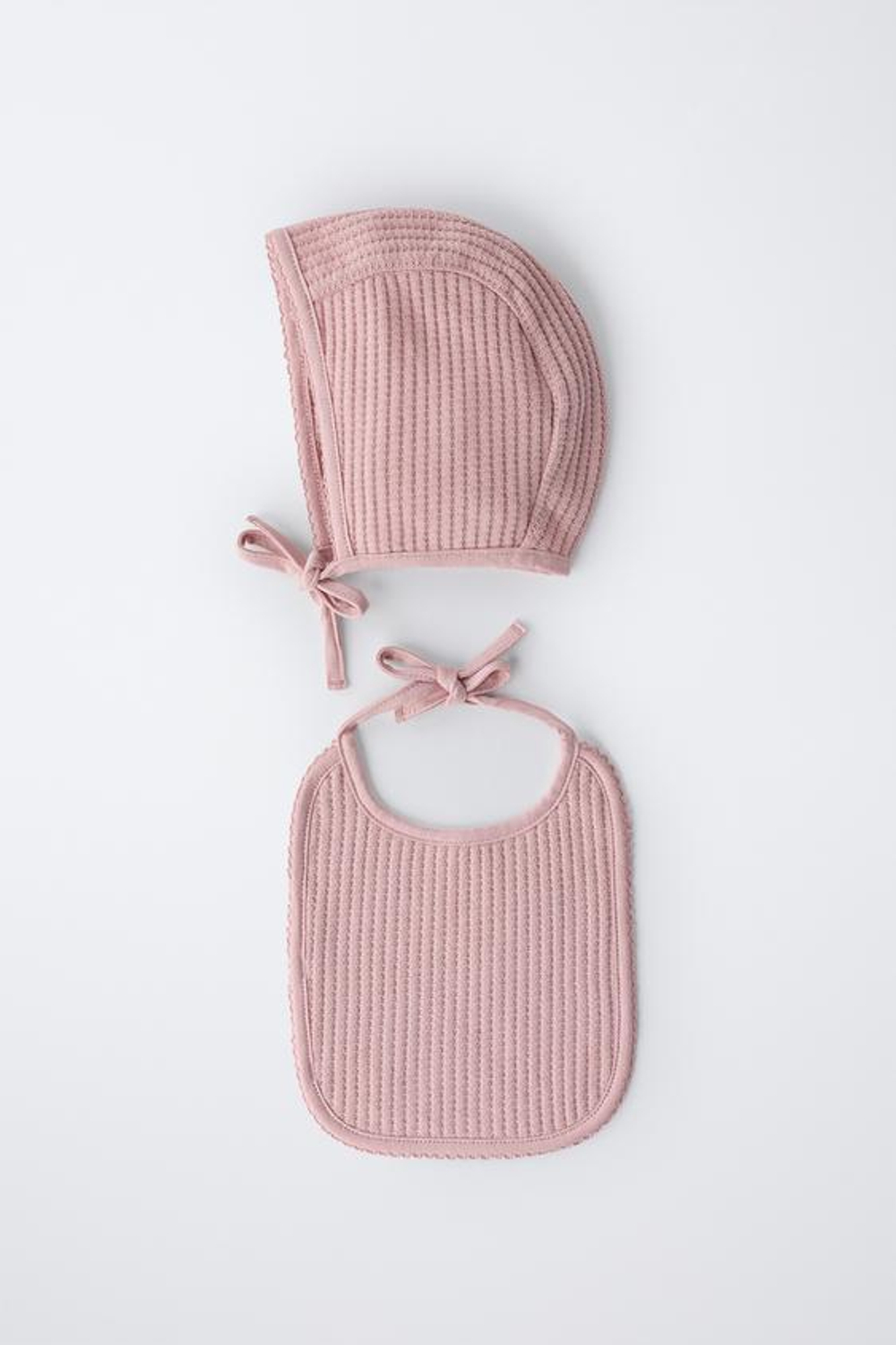 ZARA КОМПЛЕКТ ИЗ ЧЕПЧИКА И НАГРУДНИКА, РОЗОВЫЙ