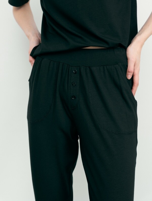 Брюки черные трикотажные