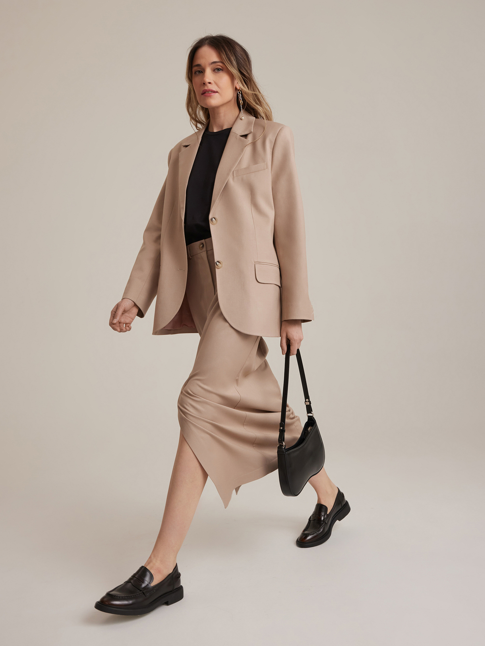 Юбка миди прямого кроя бежевая