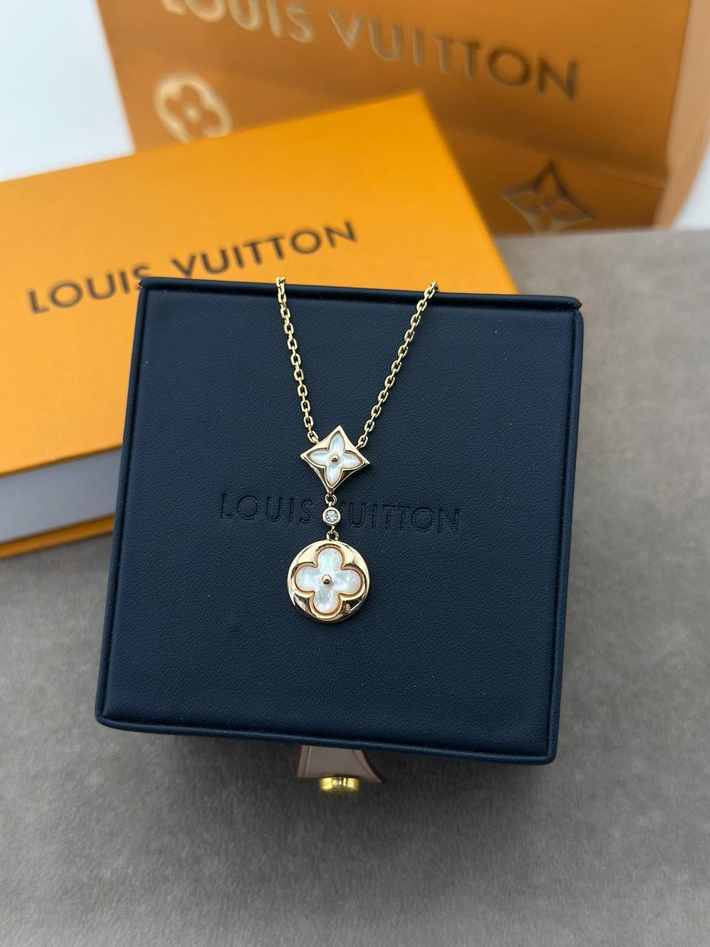 Кулон Louis Vuitton