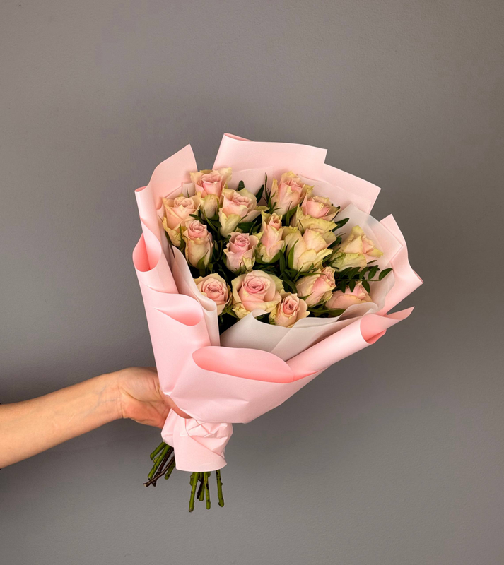 Букет из 15 розовых роз