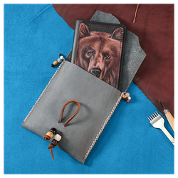 Кожаная обложка на паспорт «Медведь»