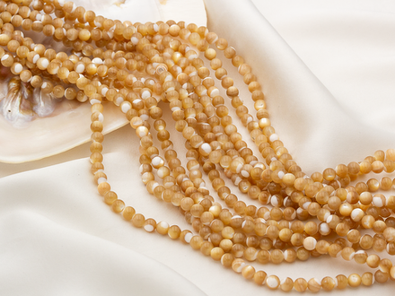 Нить бусин из перламутра 6мм