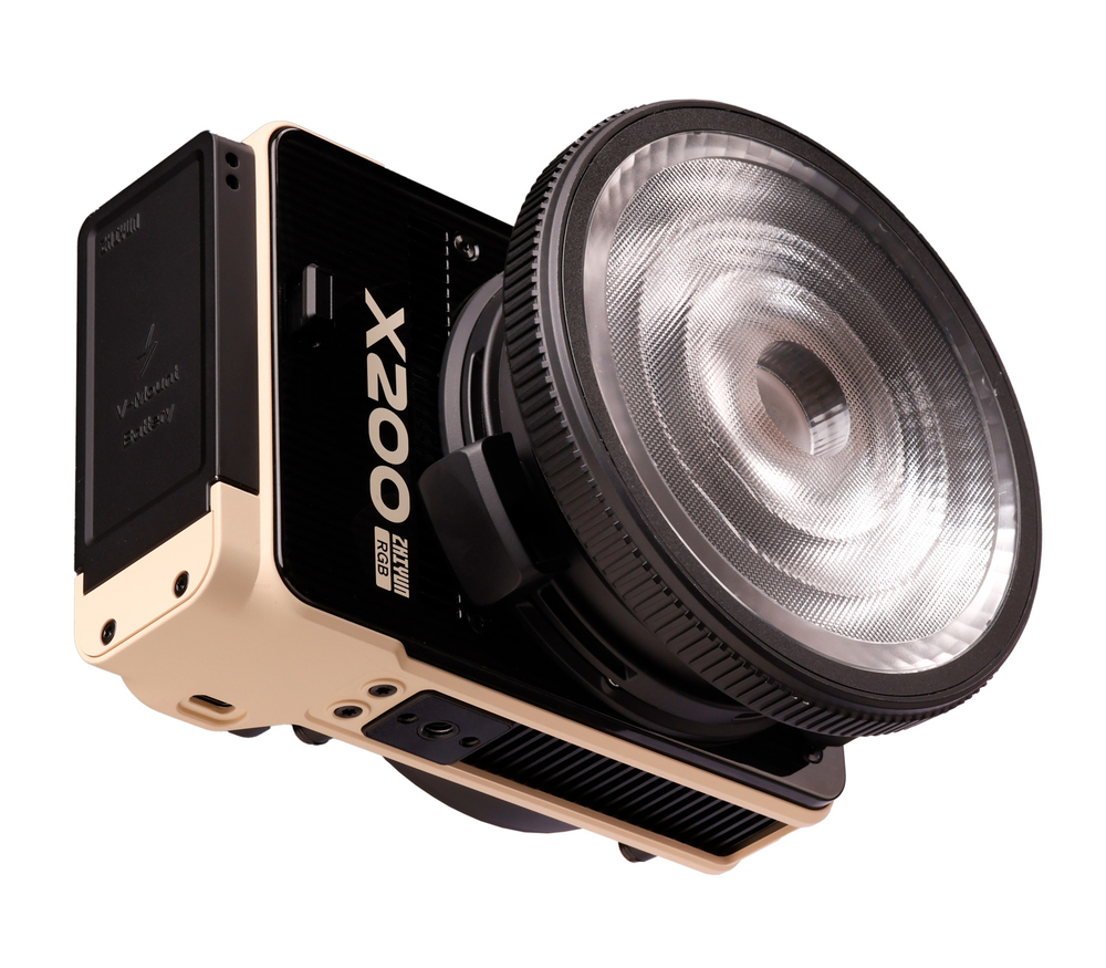 Осветитель Zhiyun MOLUS X200 RGB PLX113, 2500-10000К, 200 Вт, Combo kit