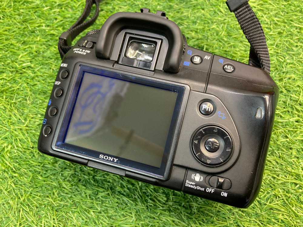 Sony A200 Kit DT 18-70mm 3.5-5.6