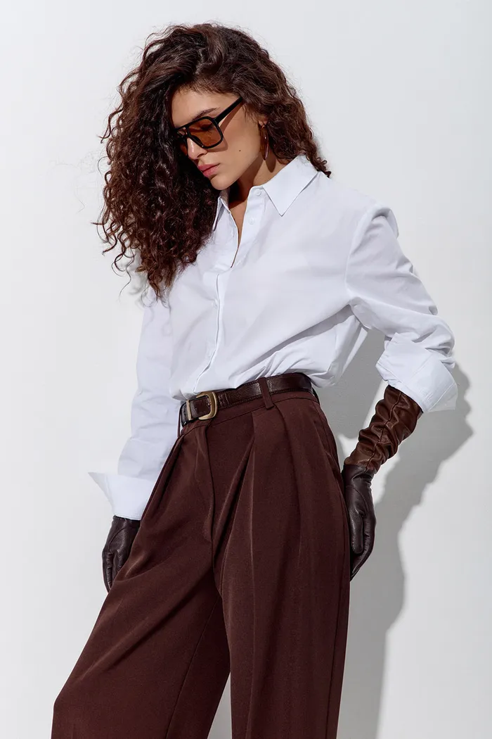 Свободная базовая рубашка из хлопка белого цвета