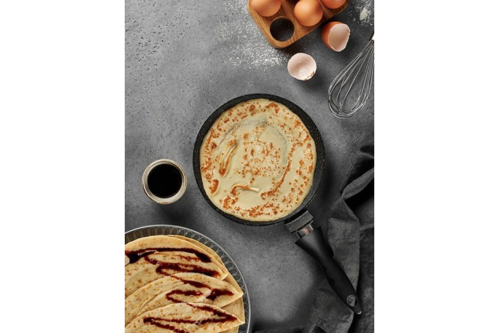 Сковорода блинница Home One с пластиковой ручкой, 23 см, литой алюминий